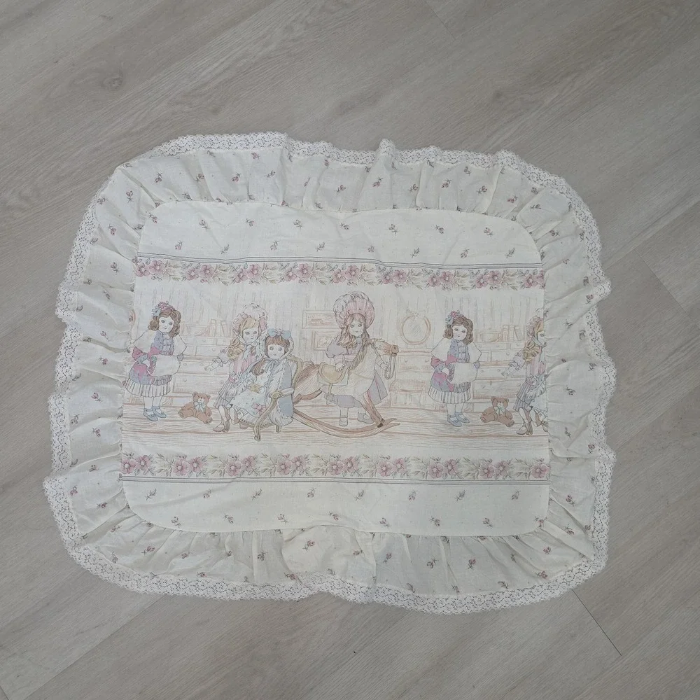 Vtg Jcpenney Victorian Doll Pattern Curtain Set / Pillowcase / Bed Skirt  Set